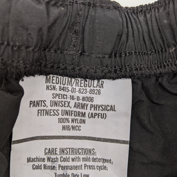 1 US Army Physical fitness Pants Unisex Med/ Reg + 2 L Hanes shirts - Picture 5 of 6